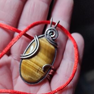 Elegant Tiger's Eye Pendant Necklace